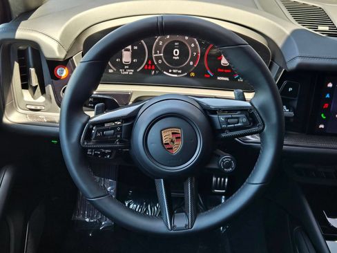 Certified 2026 Porsche Cayenne GTS AWD/4WD image 18