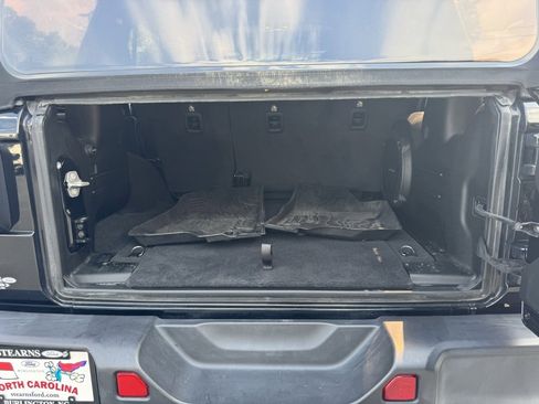 Used 2021 Jeep Wrangler Unlimited Rubicon image 40