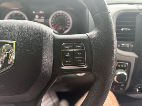 Used 2018 RAM 1500 Express w/ Black Ram 1500 Express Group AWD/4WD image 19