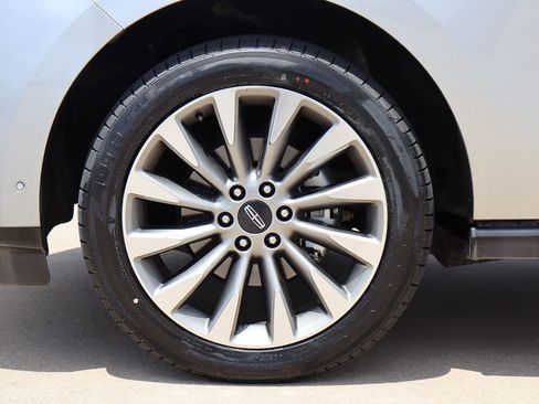 Used 2020 Lincoln Navigator Reserve w/ Luxury Package image 72