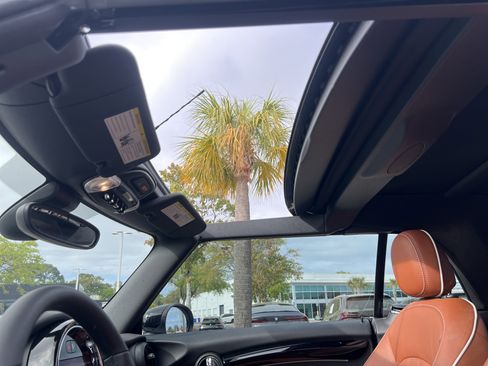 Used 2024 MINI Cooper Convertible w/ Signature Upholstery Package image 28