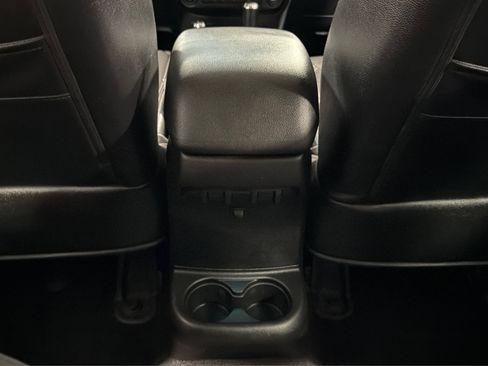Used 2017 Jeep Wrangler Unlimited Sahara w/ Max Tow Package AWD/4WD image 32