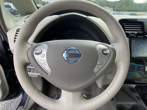 Used 2013 Nissan Leaf SV w/ LED & Quick Charge Pkg image 17