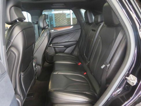 Used 2019 Lincoln MKC Reserve w/ MKC Climate Package image 27