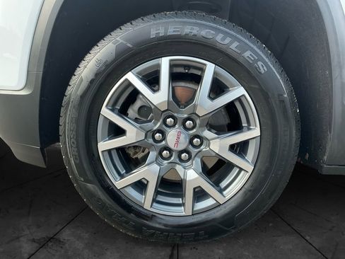 Used 2023 GMC Acadia SLT w/ Technology Package image 15