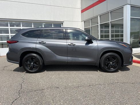 Used 2021 Toyota Highlander L AWD/4WD image 27