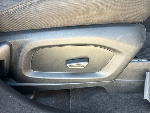 Used 2022 Ford Explorer XLT RWD image 11