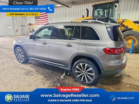 Used 2021 Mercedes-Benz GLB 250 4MATIC w/ Premium Package image 3