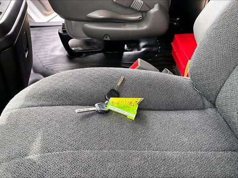 Used 2024 GMC Savana 2500 w/ Driver Convenience Package image 29