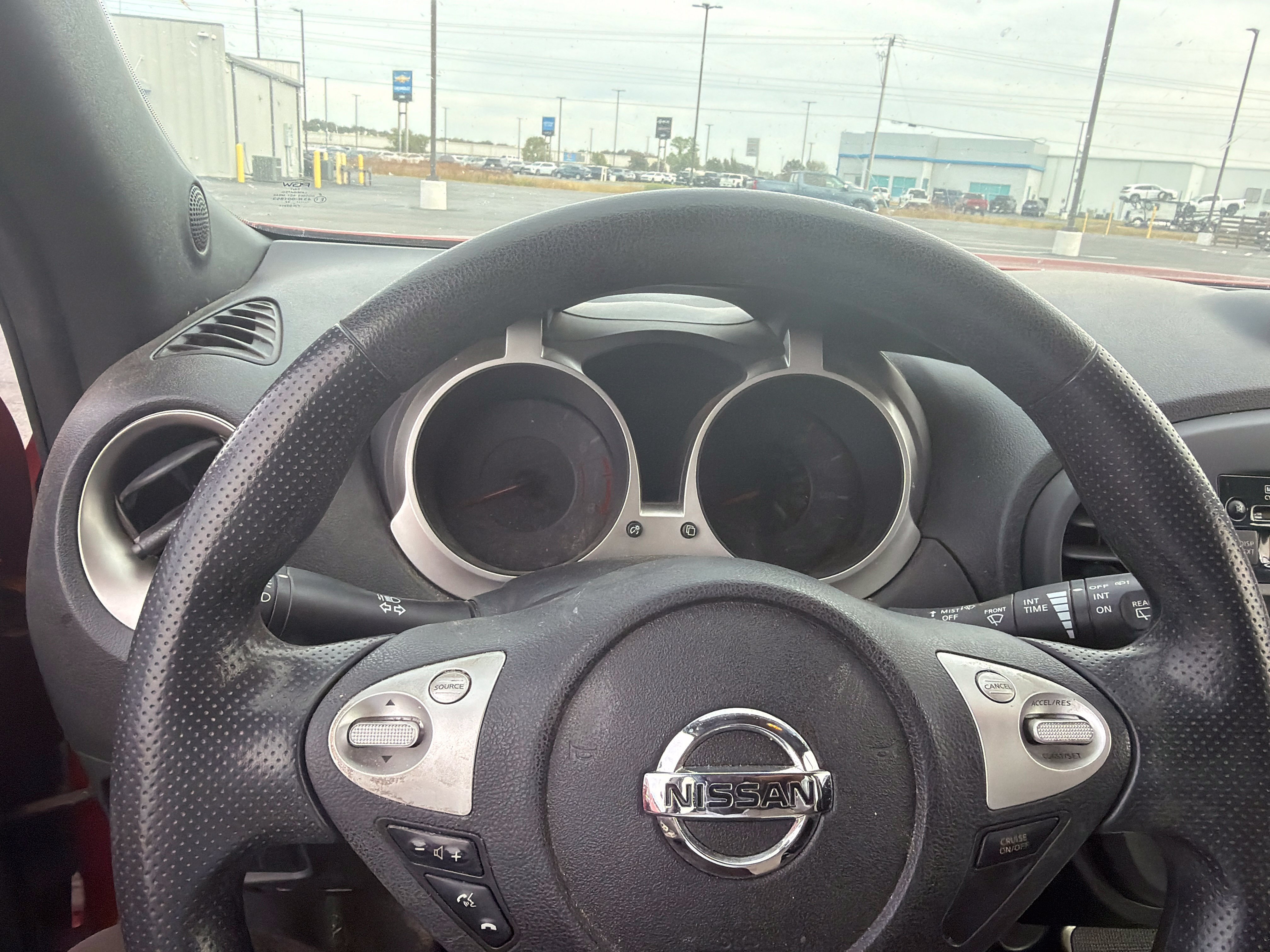 Used 2013 Nissan Juke S FWD image 11