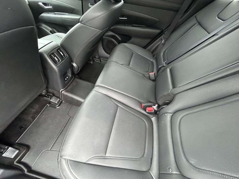 Used 2025 Hyundai Tucson SEL FWD image 12