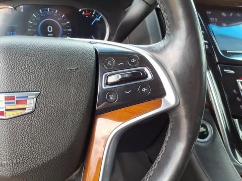 Used 2018 Cadillac Escalade ESV Premium Luxury RWD image 10