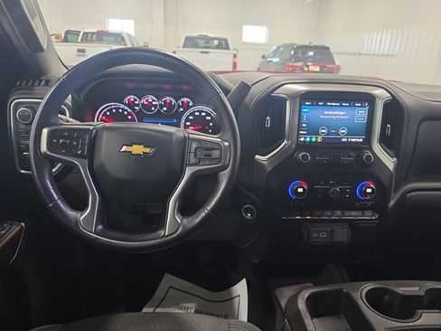 Used 2022 Chevrolet Silverado 1500 LT AWD/4WD image 10