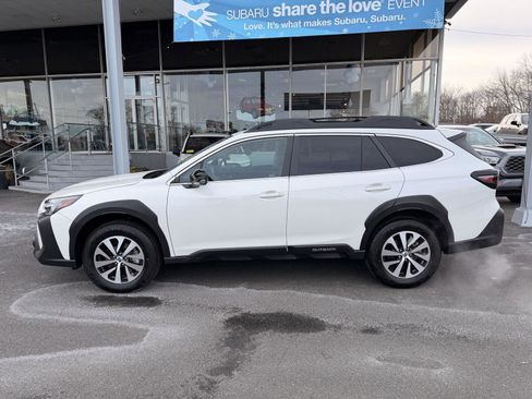 Certified 2025 Subaru Outback Premium image 2