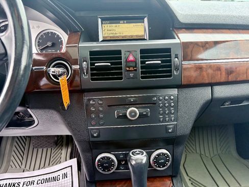 Used 2010 Mercedes-Benz GLK 350 4MATIC image 15