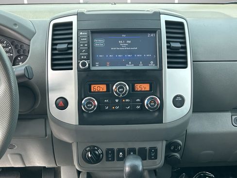 Used 2021 Nissan Frontier SV w/ Midnight Edition Floor Mats image 20