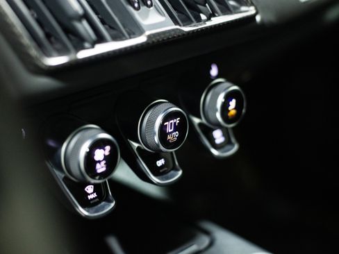 Used 2017 Audi R8 V10 w/ Carbon Exterior Package image 45