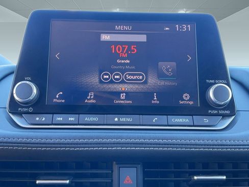 Used 2023 Nissan Rogue SV image 22