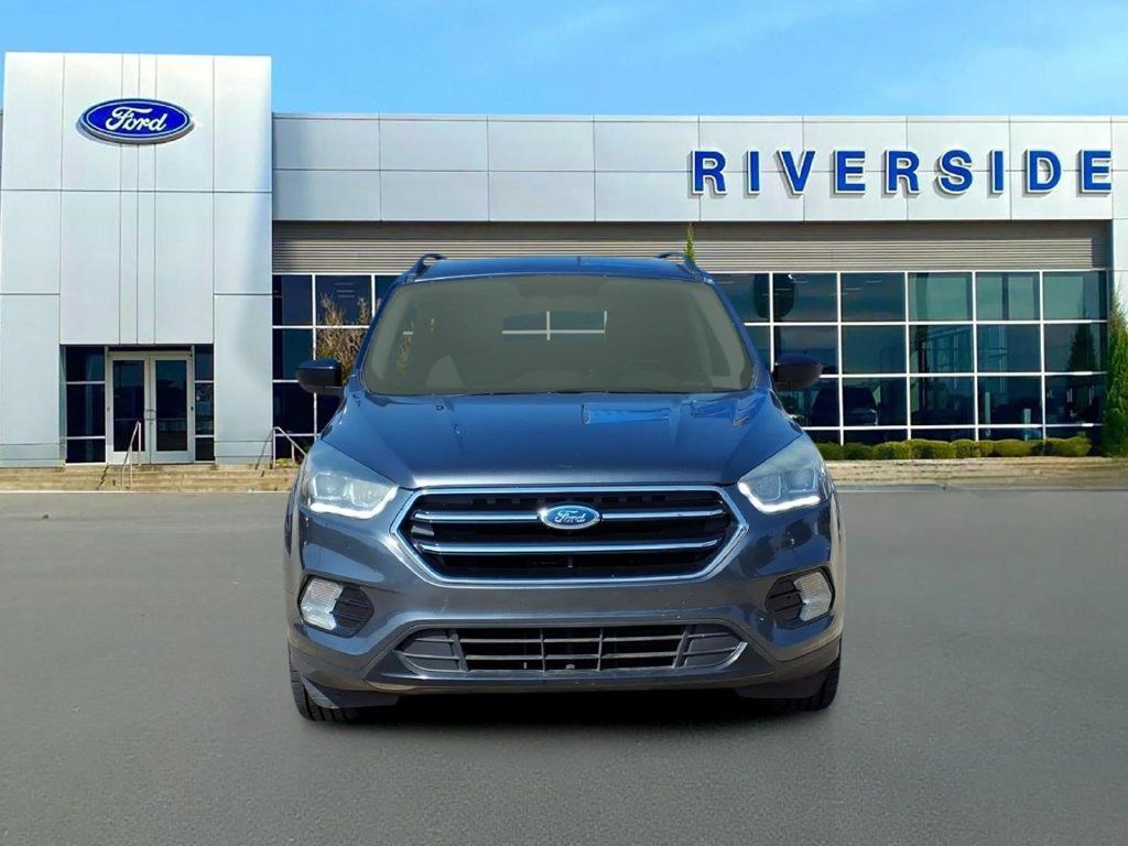 Used 2017 Ford Escape SE w/ Equipment Group 201A FWD image 2