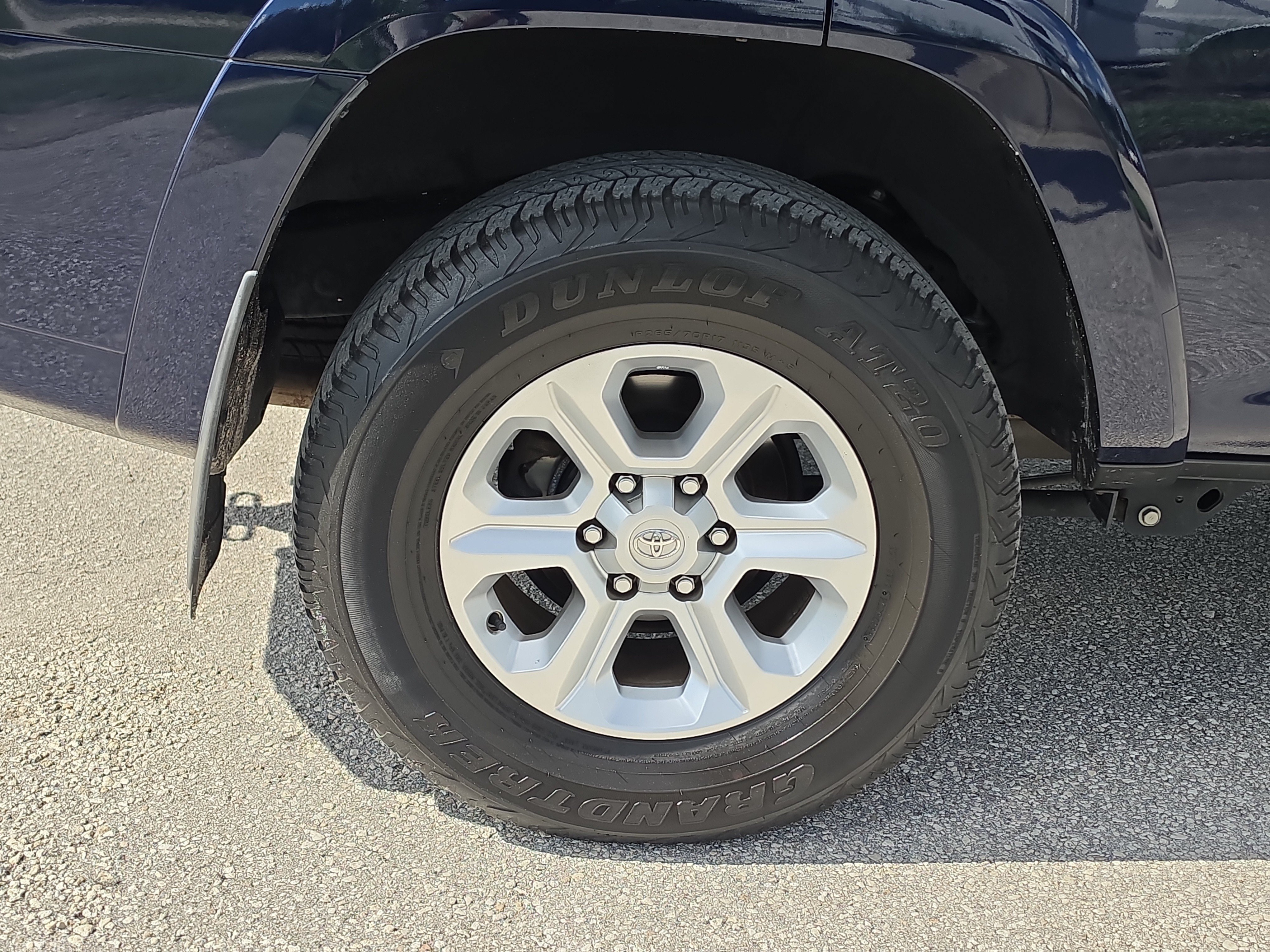 Used 2023 Toyota 4Runner SR5 Premium w/ Moonroof Package RWD image 5