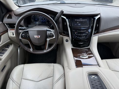 Used 2016 Cadillac Escalade Luxury RWD image 14