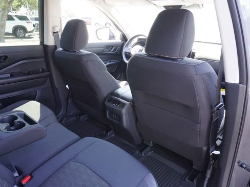 New 2025 Nissan Pathfinder SV image 11