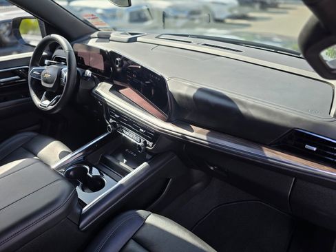 Used 2025 Chevrolet Tahoe LT AWD/4WD image 8