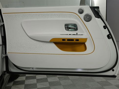 New 2025 Rolls-Royce Spectre Black Badge image 20