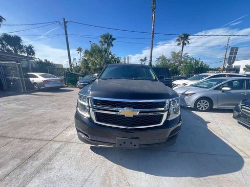 Used 2016 Chevrolet Suburban LT RWD image 1