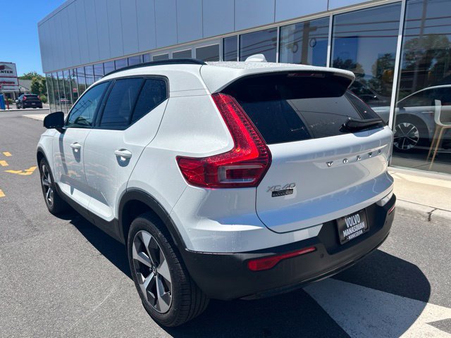 Certified 2025 Volvo XC40 B5 Plus AWD/4WD image 3