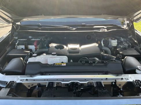 Used 2025 Toyota Tundra Platinum image 34