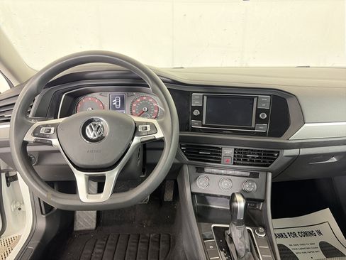 Used 2021 Volkswagen Jetta S image 3