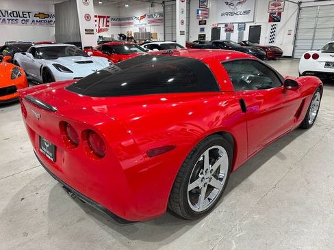 Used 2005 Chevrolet Corvette Coupe w/ Preferred Equipment Group RWD image 32