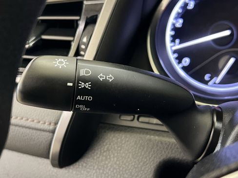 Used 2019 Toyota Camry LE FWD image 38