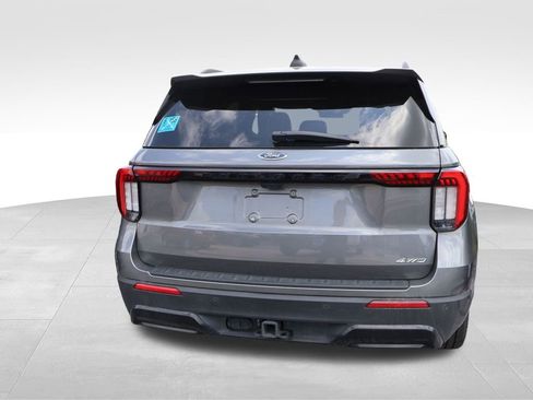Used 2025 Ford Explorer ST-Line w/ ST-Line Street Pack image 9