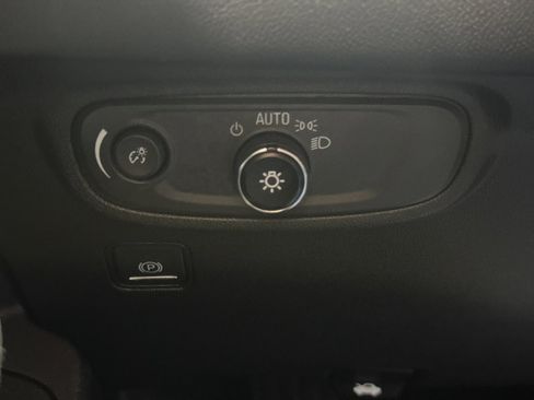 Used 2022 GMC Terrain SLE w/ Driver Convenience Package image 31