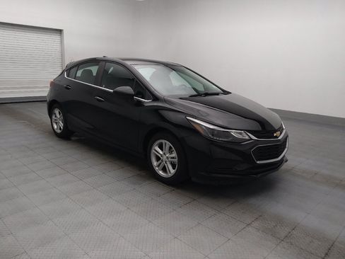 Used 2017 Chevrolet Cruze LT w/ Convenience Package FWD image 11