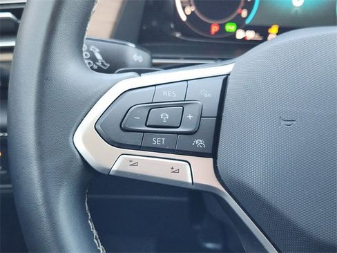 Used 2024 Volkswagen Atlas SE w/ Black Wheel Package image 28