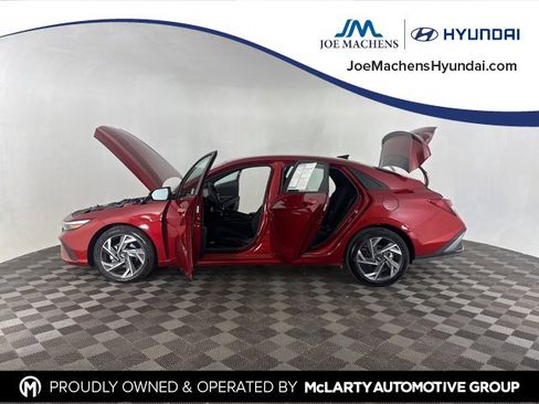 Certified 2025 Hyundai Elantra Sport image 10
