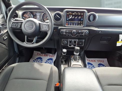 Certified 2023 Jeep Gladiator Sport AWD/4WD image 20