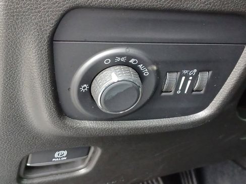 Used 2023 Jeep Grand Cherokee Altitude AWD/4WD image 14