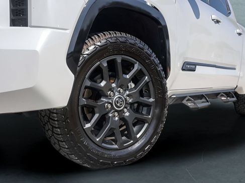 Used 2022 Toyota Tundra Platinum AWD/4WD image 4