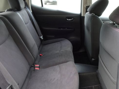 Used 2014 Nissan Leaf SV w/ LED & Quick Charge Package image 12