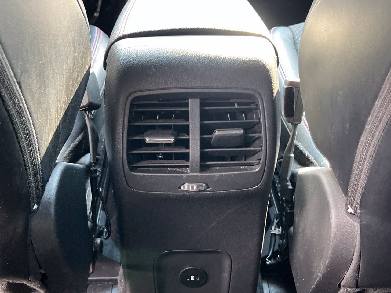 Used 2025 Ford Escape ST-Line FWD image 24