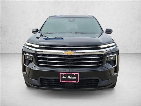 New 2026 Chevrolet Traverse LT w/ Sun and Wheel Package FWD image 6