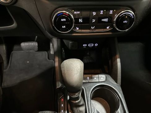 Used 2021 Chevrolet TrailBlazer LT w/ Sun and Liftgate Package image 18