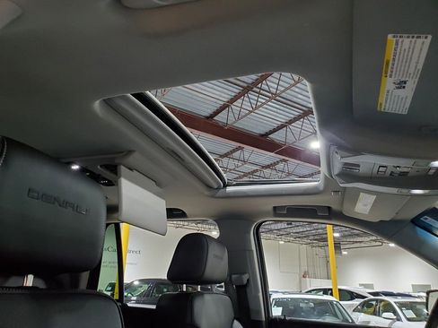 Used 2018 GMC Yukon Denali w/ Open Road Package image 15