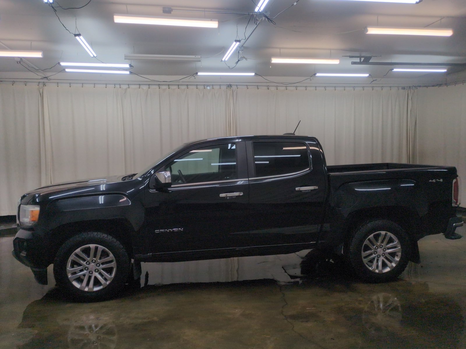 Used 2016 GMC Canyon SLT AWD/4WD image 9