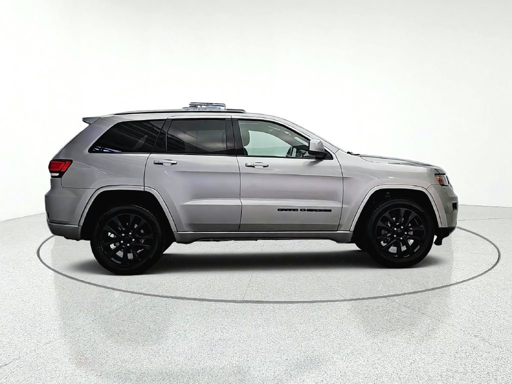 Used 2019 Jeep Grand Cherokee Altitude AWD/4WD image 8