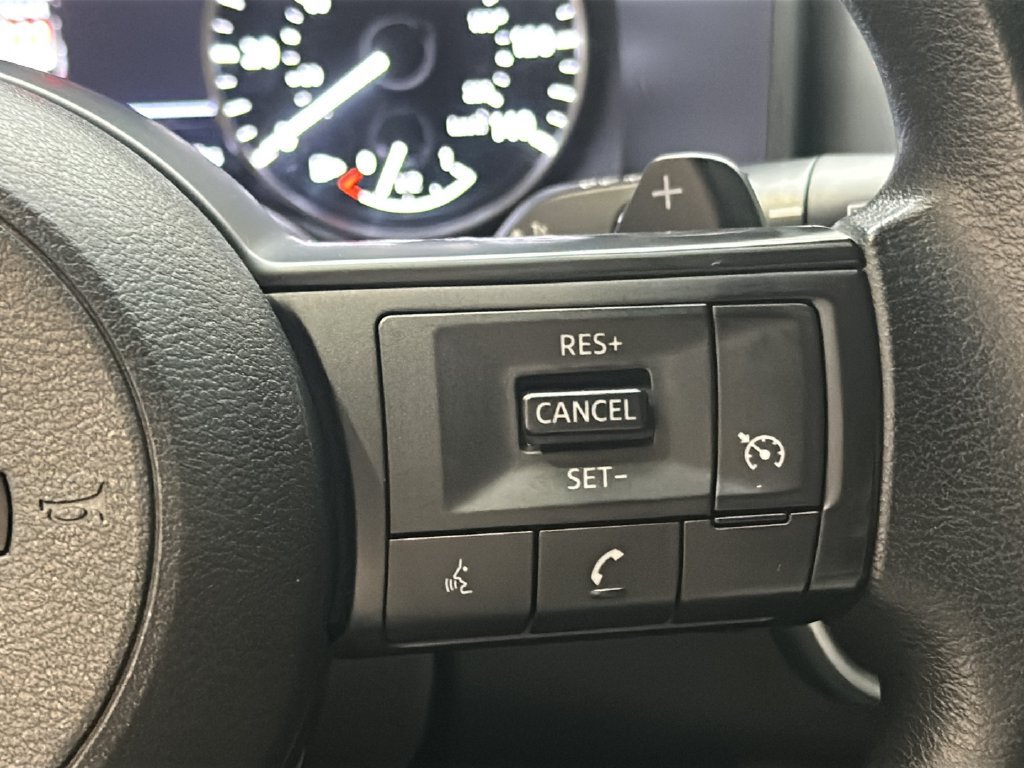 Used 2024 Nissan Rogue S AWD/4WD image 25